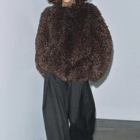 Elegant Karakul Brown Authentic Fur Coat. Made in Greece 🇬🇷 - Picture 3 of 9